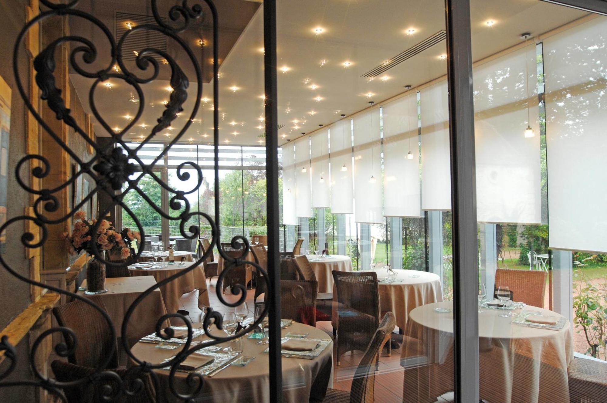 Chateau De Champlong Table Hotel **** Golf & Spa Villerest  Exterior foto