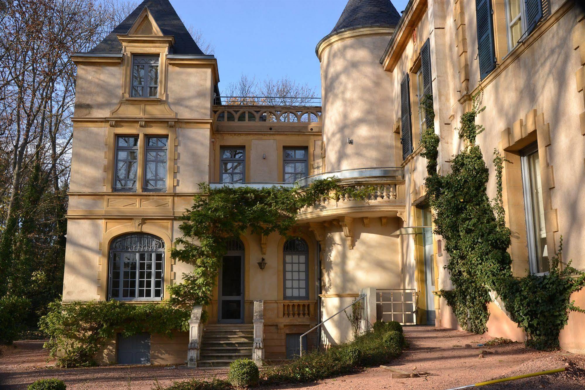 Chateau De Champlong Table Hotel **** Golf & Spa Villerest  Exterior foto
